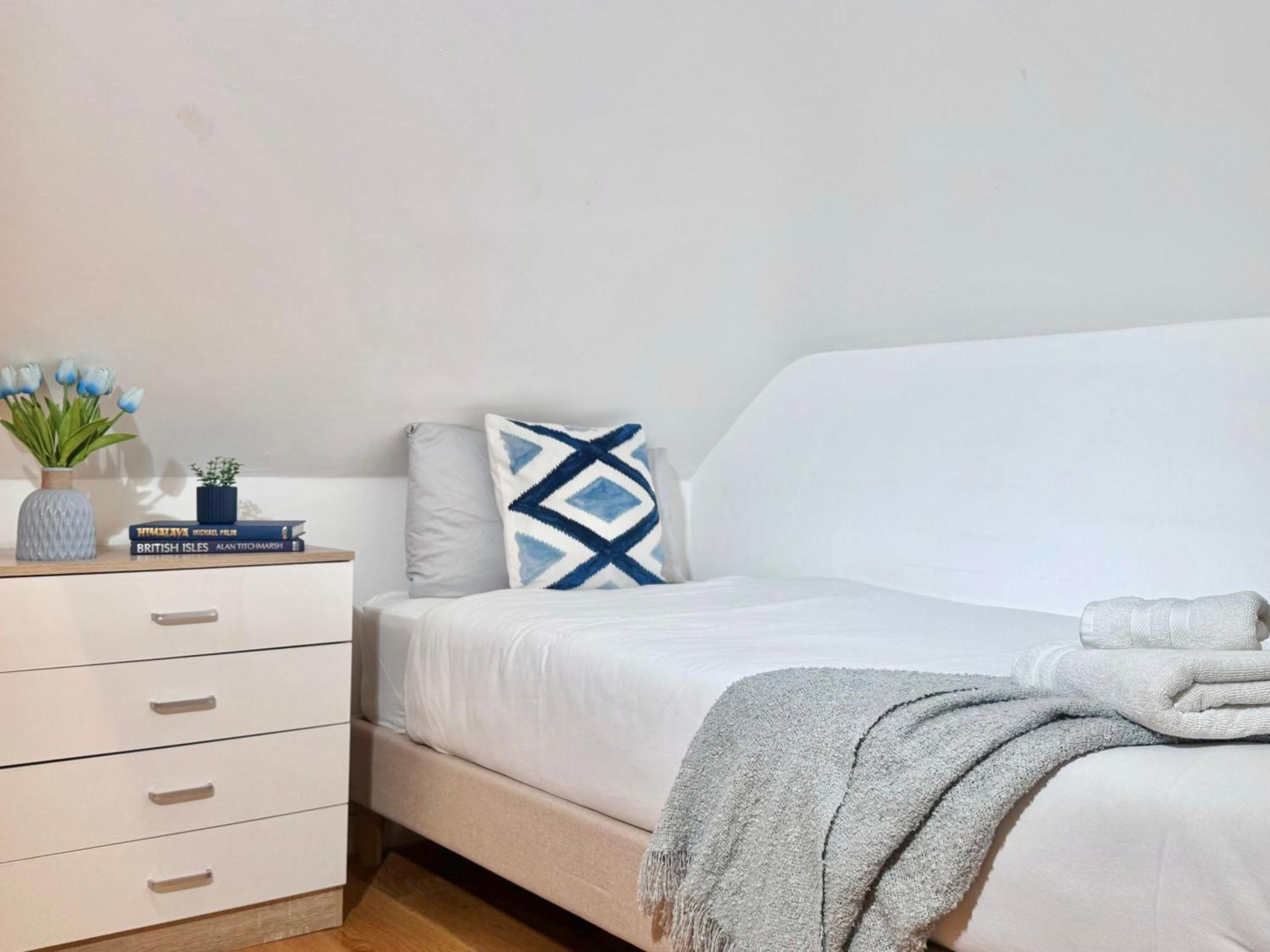 En-Suites With Free Parking 30Min To Central London Kültér fotó
