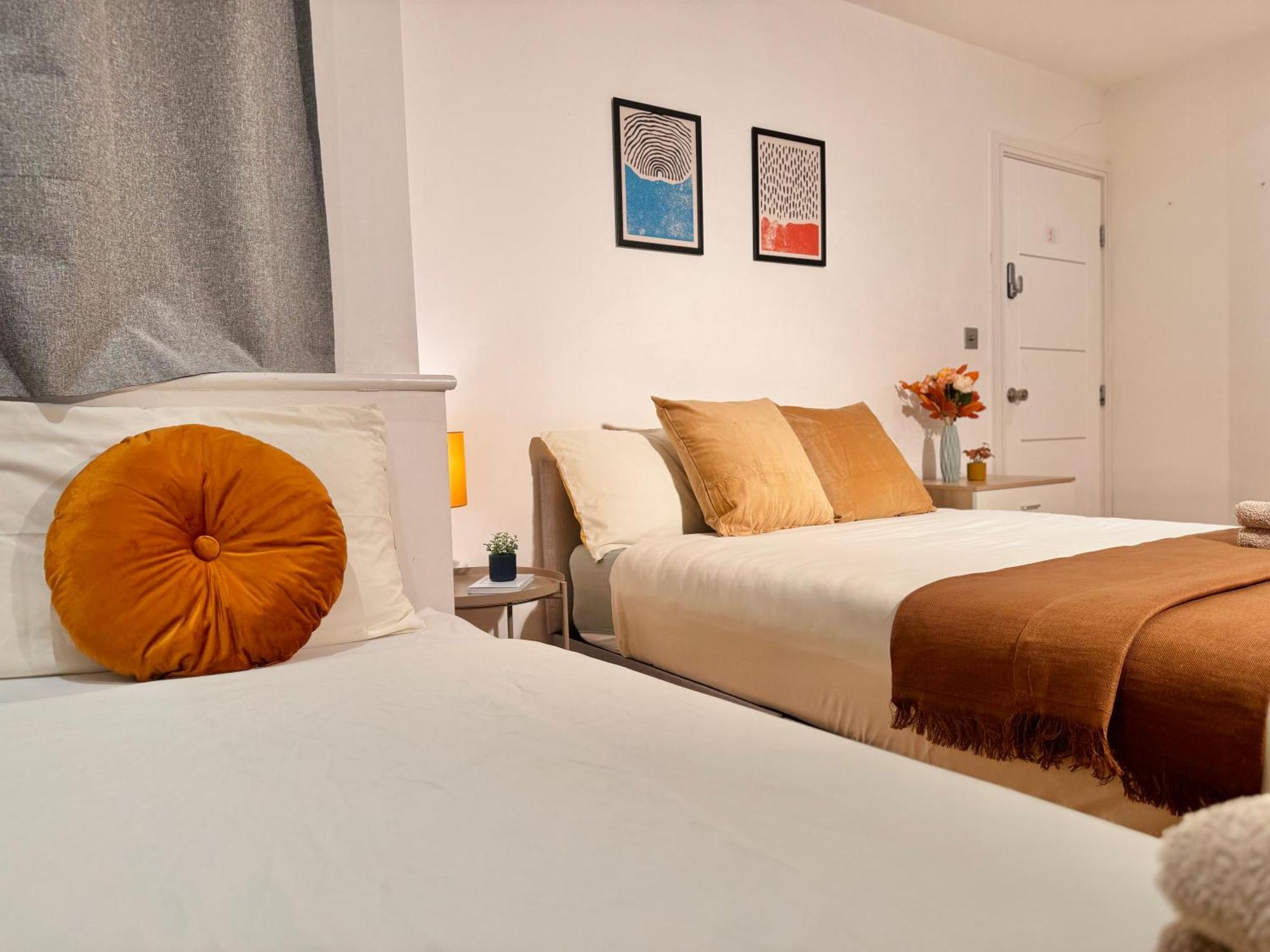 En-Suites With Free Parking 30Min To Central London Kültér fotó