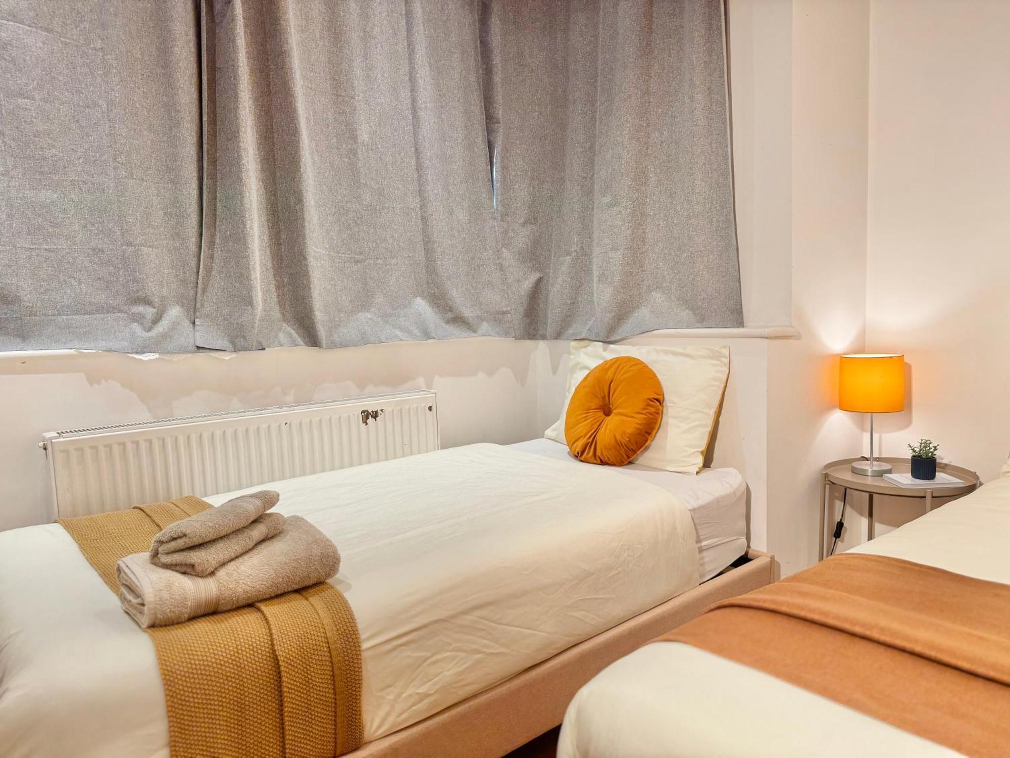 En-Suites With Free Parking 30Min To Central London Kültér fotó