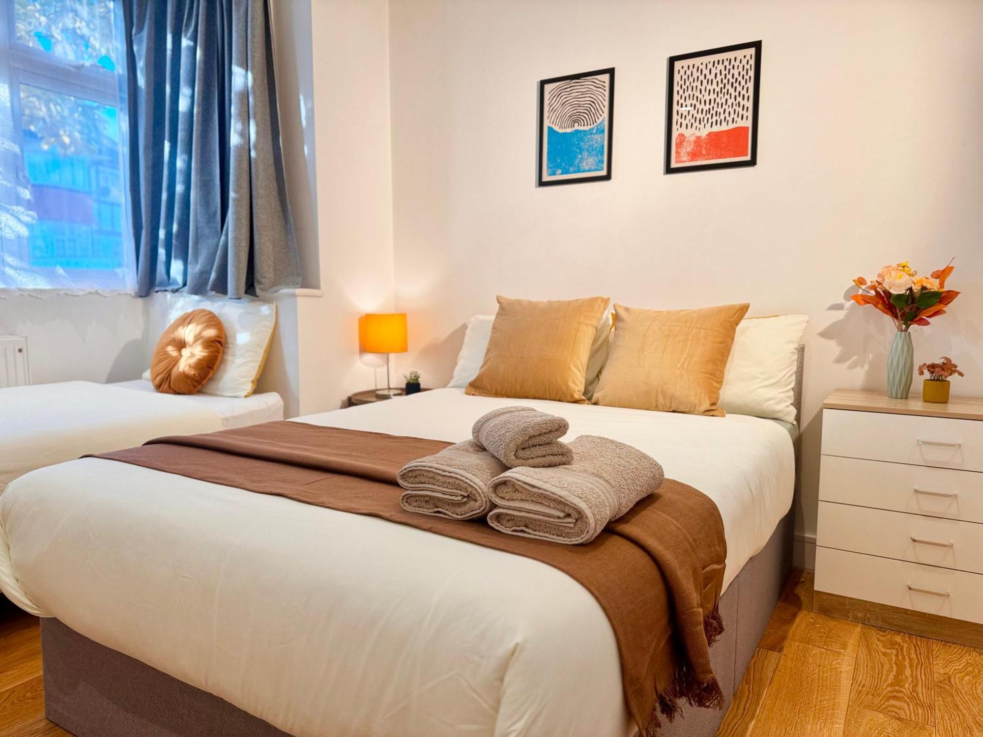 En-Suites With Free Parking 30Min To Central London Kültér fotó