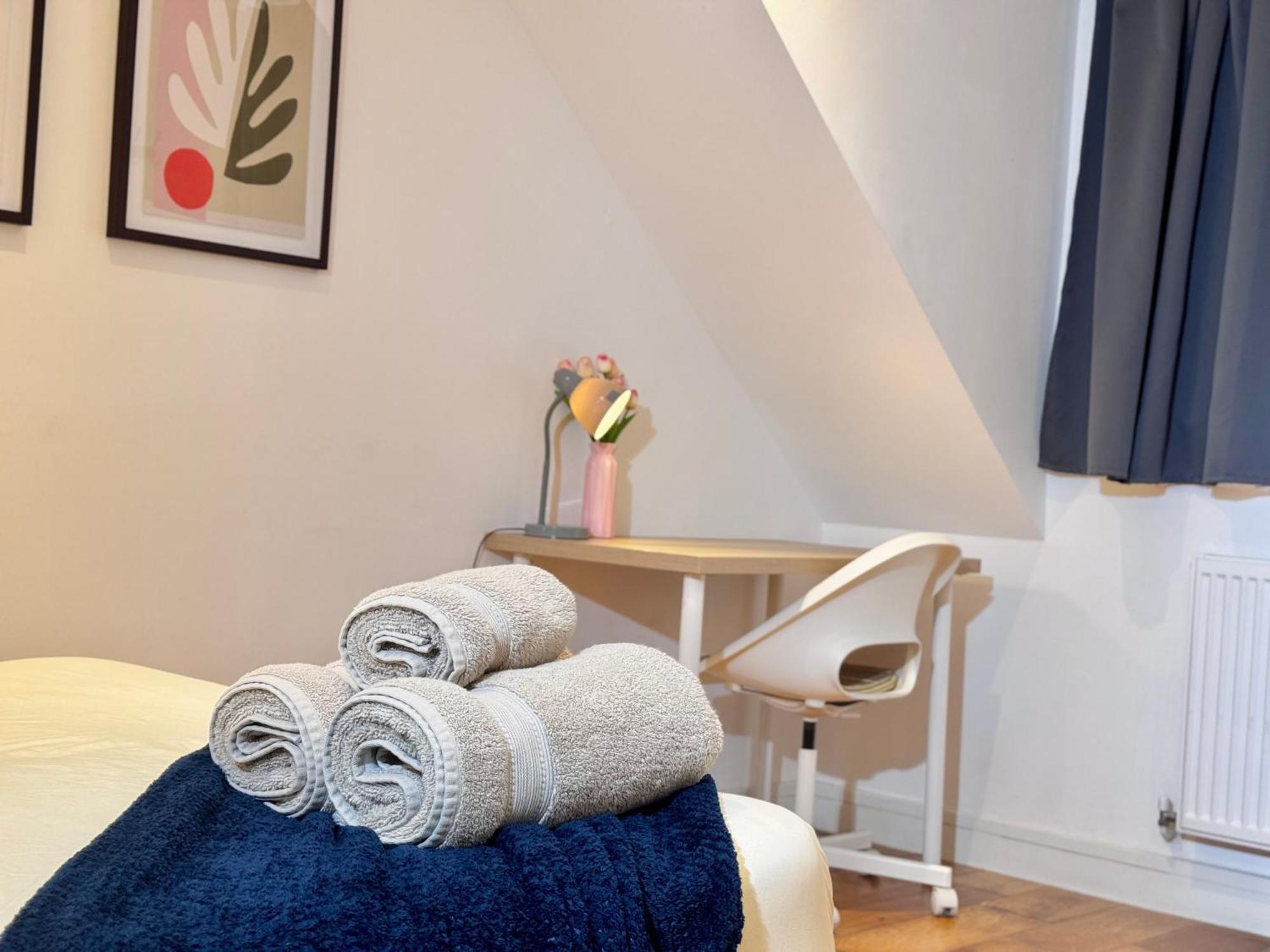 En-Suites With Free Parking 30Min To Central London Kültér fotó