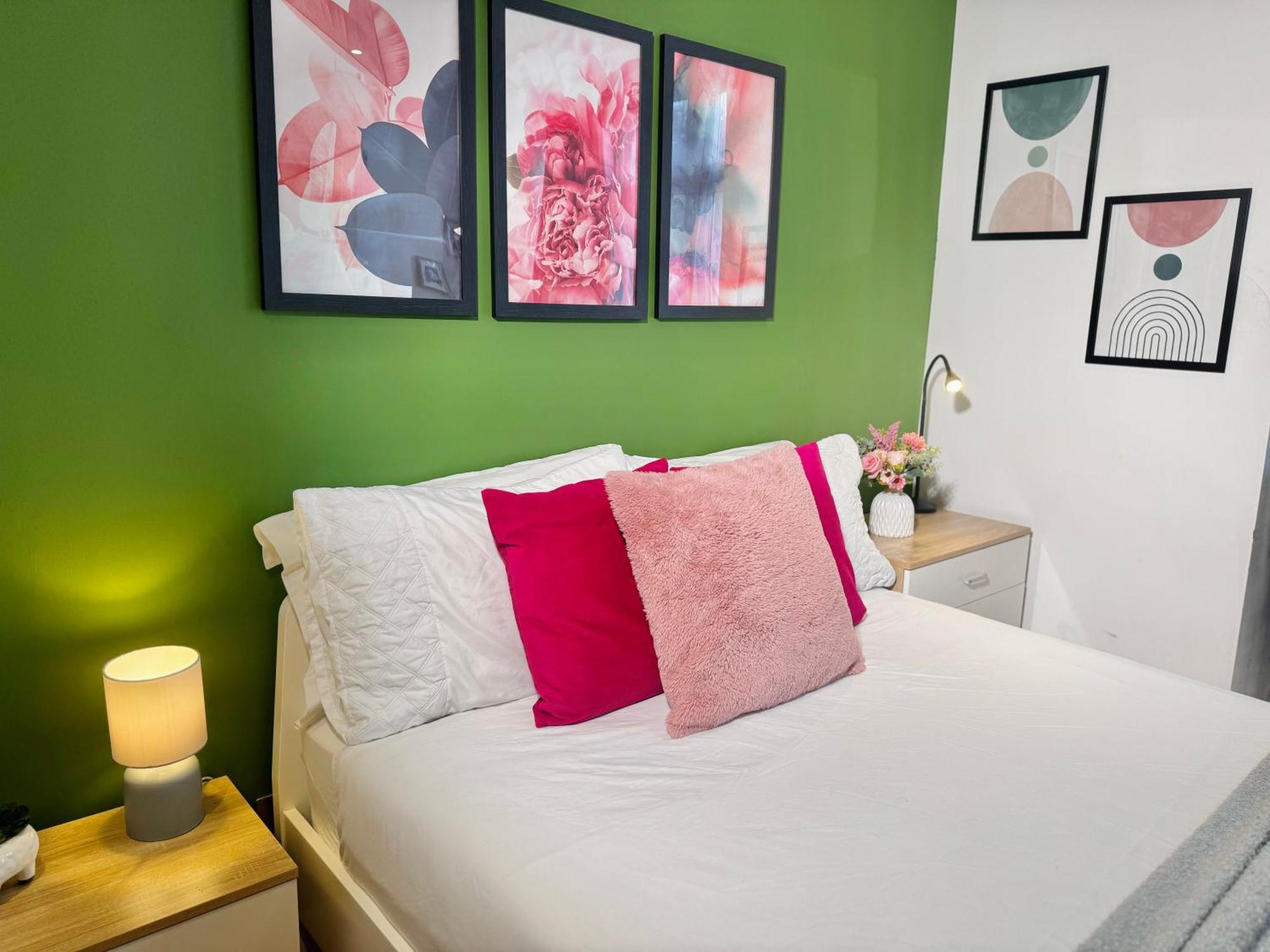 En-Suites With Free Parking 30Min To Central London Kültér fotó