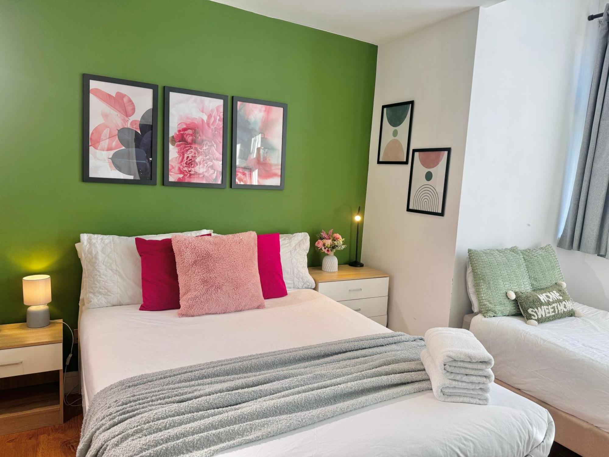 En-Suites With Free Parking 30Min To Central London Kültér fotó