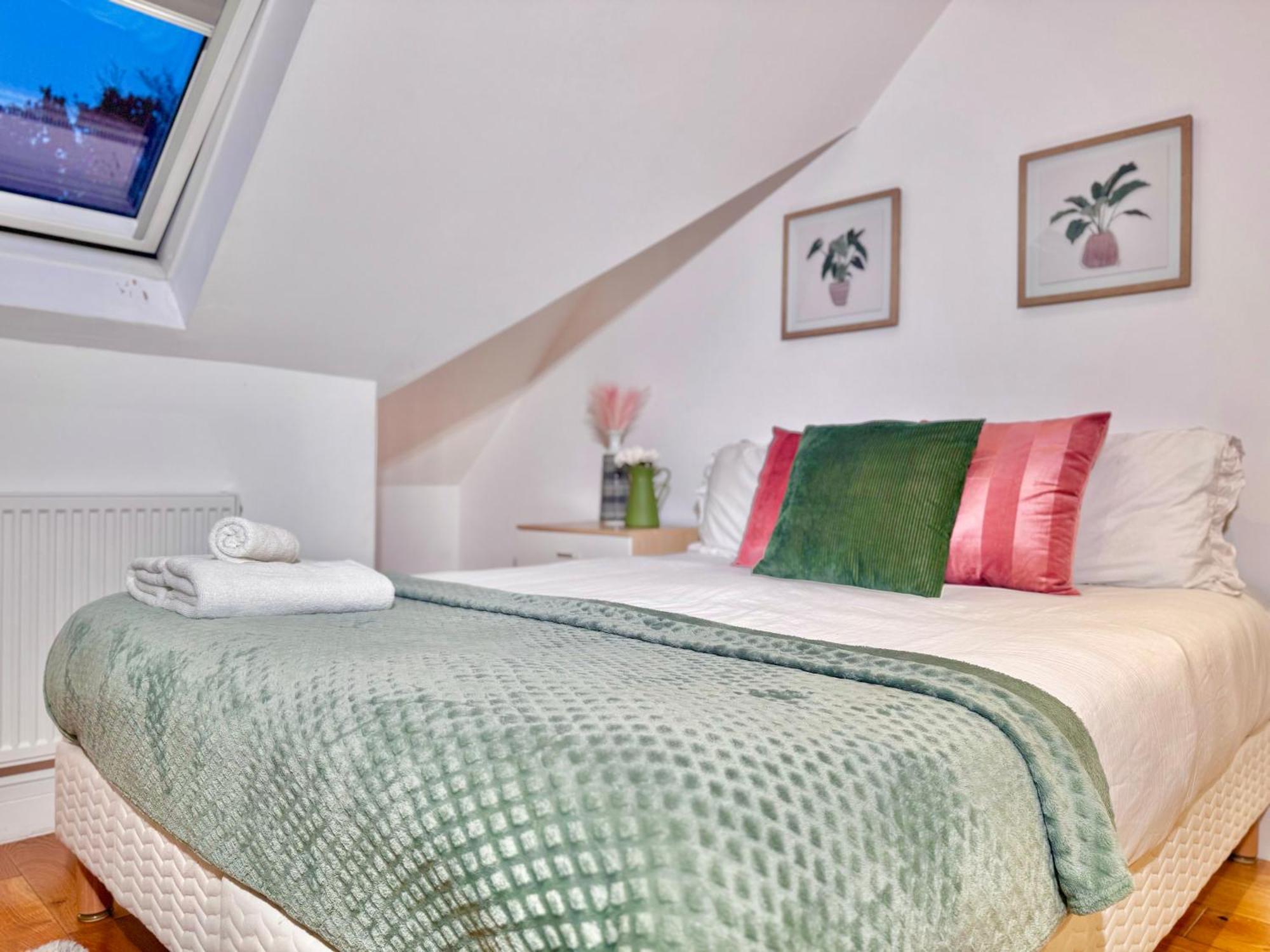 En-Suites With Free Parking 30Min To Central London Kültér fotó