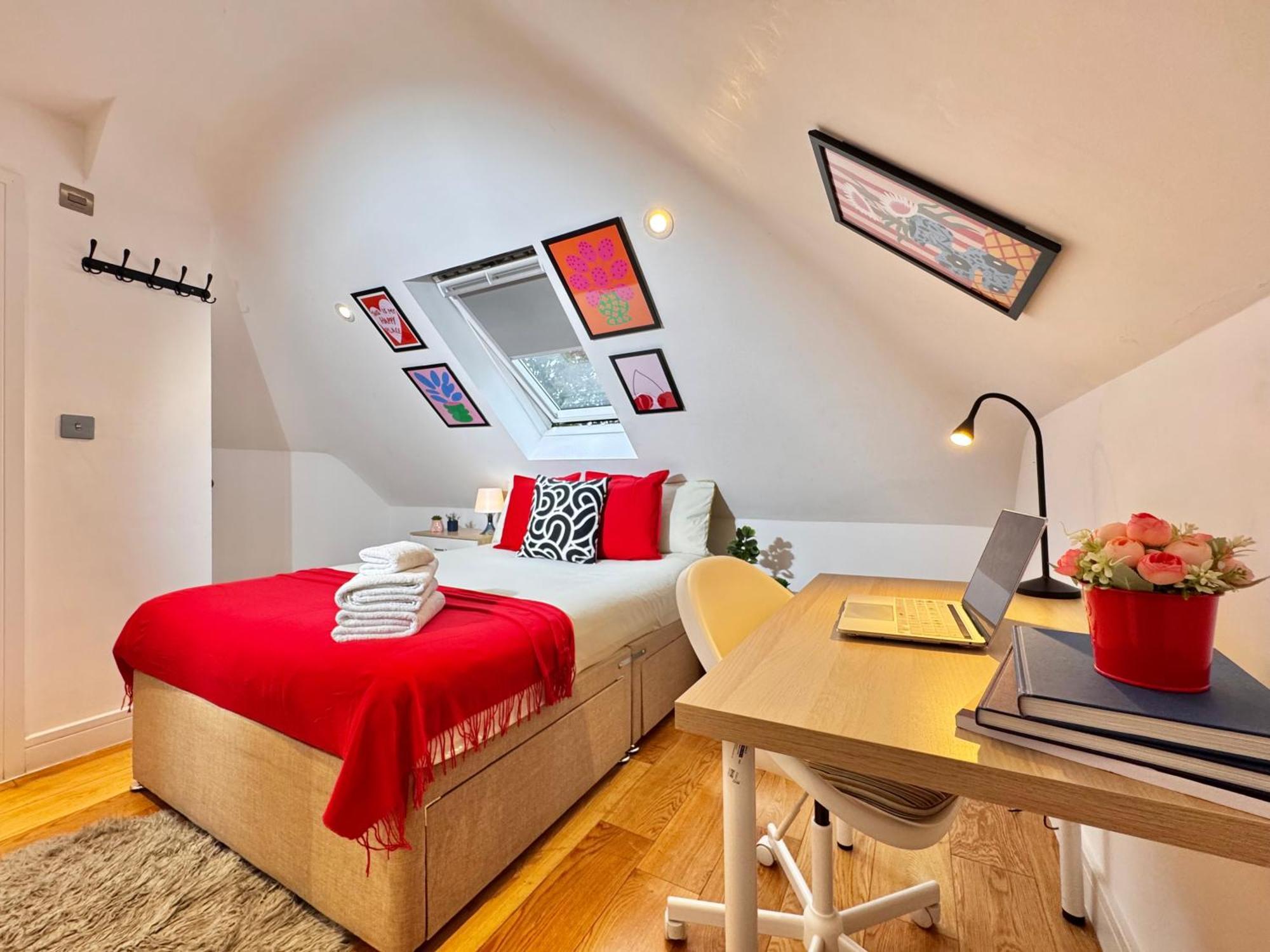 En-Suites With Free Parking 30Min To Central London Kültér fotó
