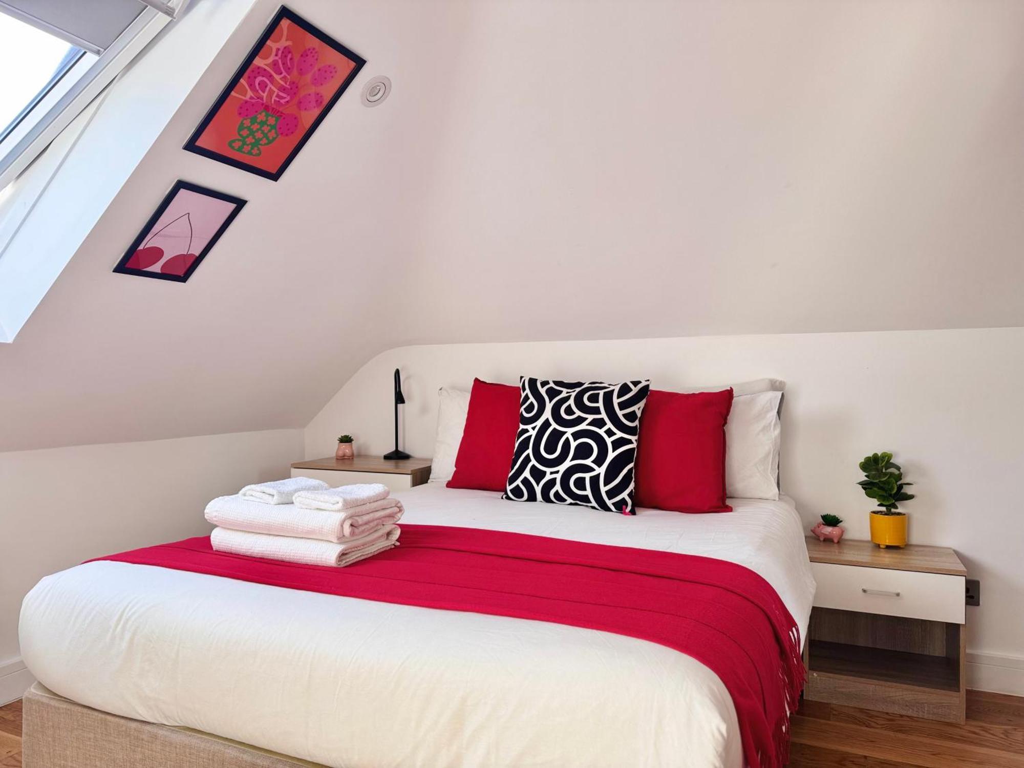 En-Suites With Free Parking 30Min To Central London Kültér fotó