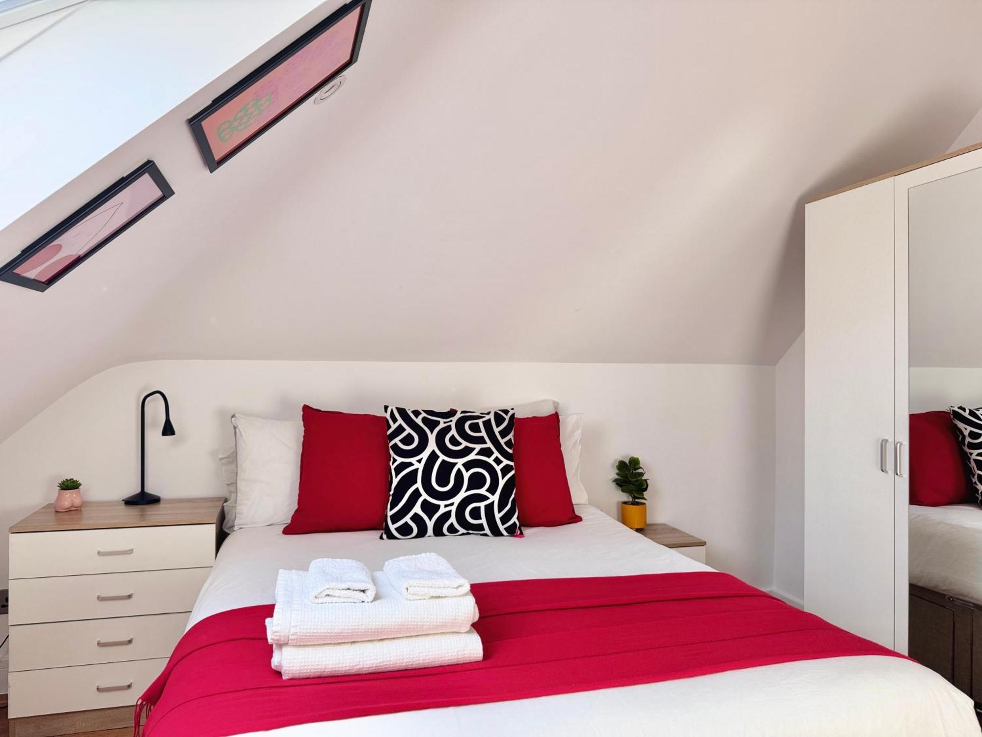 En-Suites With Free Parking 30Min To Central London Kültér fotó