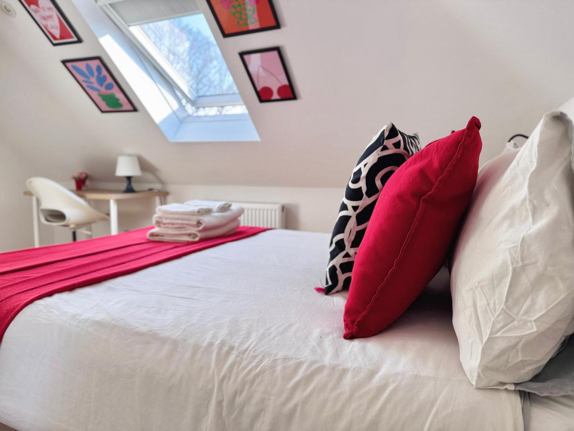 En-Suites With Free Parking 30Min To Central London Kültér fotó